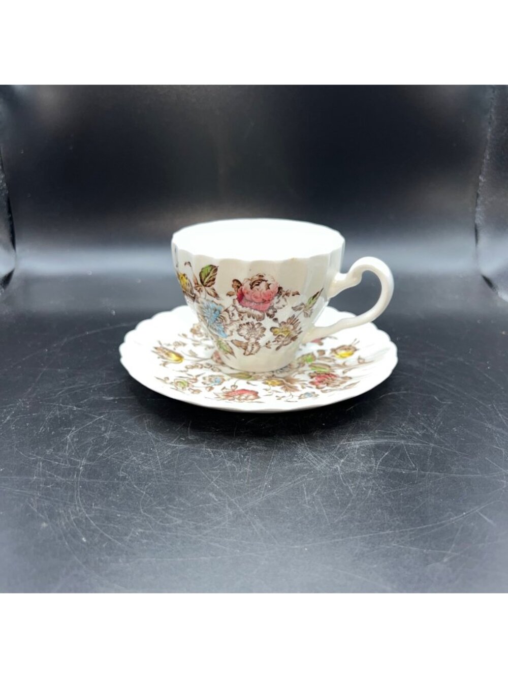 Johnson Brothers Bouquet Teacup Saucer Set Ironstone Scalloped Edge England VTG